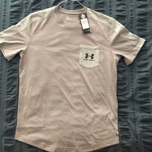 Under Armour Scoop Hem Tee.
